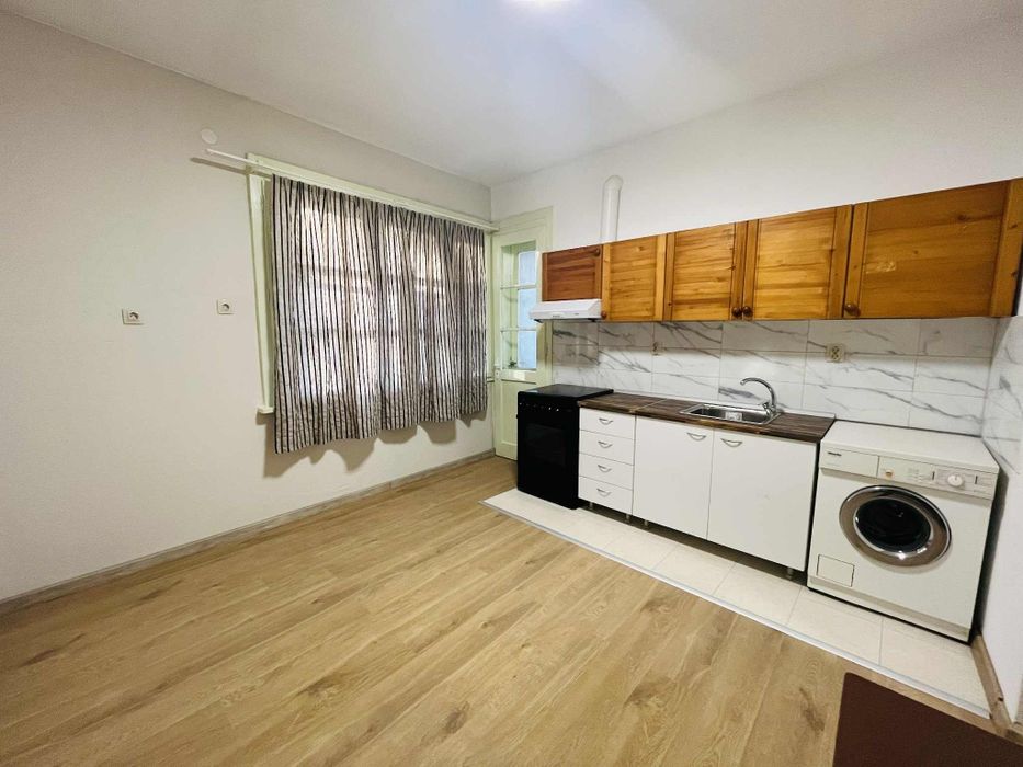 Дава се под наем Тристаен апартамент в Казанлък - 70 кв.м за 244.8 € - Снимка #2