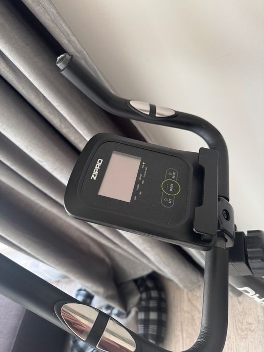 Продавам Велоергометър Zipro Drift