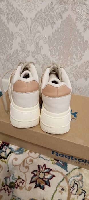 Продаю крассовки