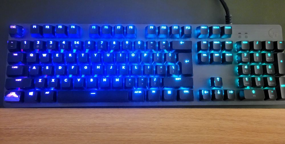 Tastatura Gaming Logitech G512 Carbon RGB GX Brown Switch Mecanica