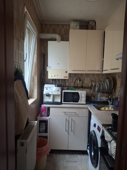 Vand apartament!!