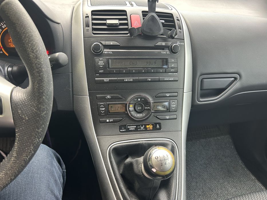 Toyota Auris,2010,1.3 benzina,cutie manuala,clima 2 zone,geamuri elect
