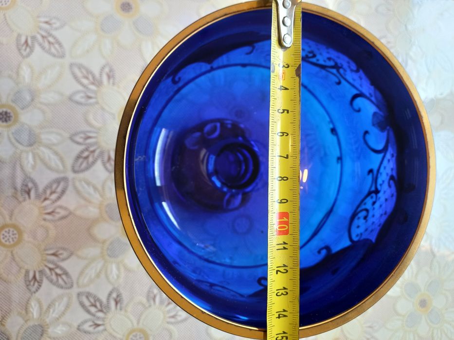 Продаются вазы парные.