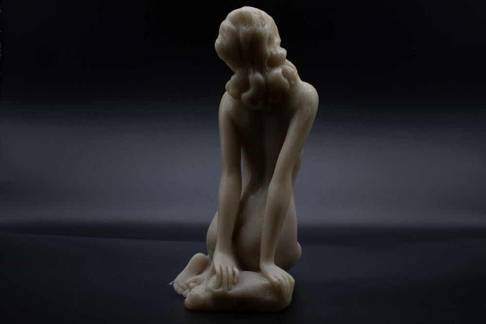 Ръчно изработена мраморна скулптура „Афродита“ – гола женска фигура