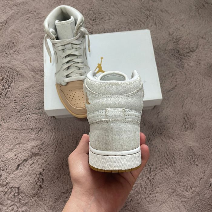WMNS Jordan 1 Retro Hi