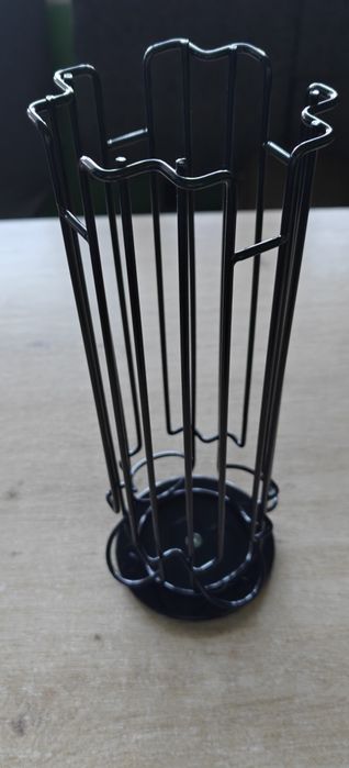 Въртяща на 360 ° метална стойка за 24 капсули Dolce Gusto.