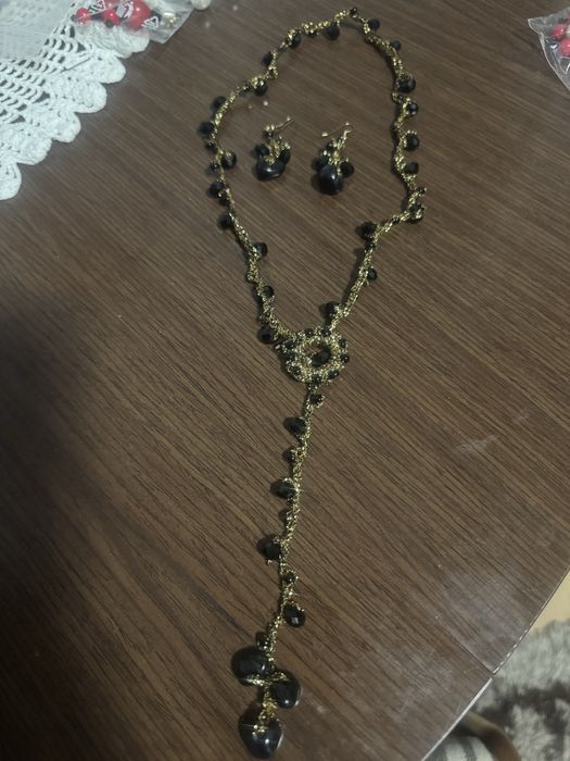 Bijuterii lucrate manual