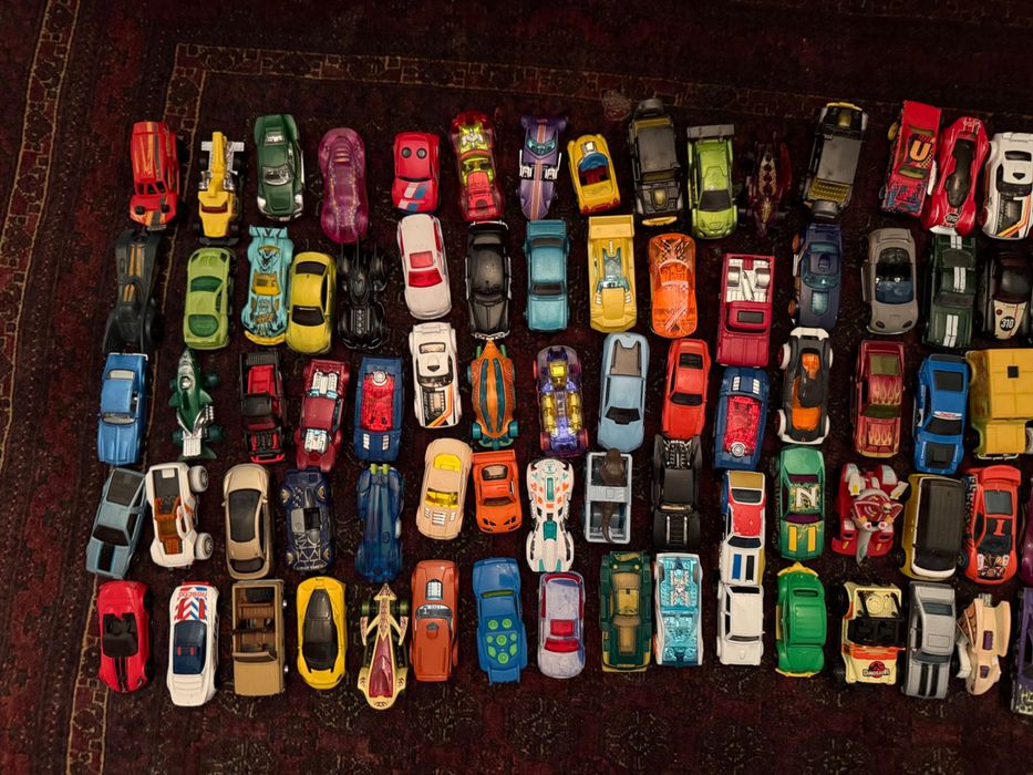 Машинки hot wheels 153 штуки