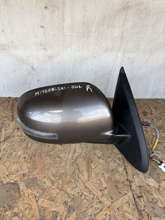 Огледало дясно Mitsubishi Outlander 2018год.