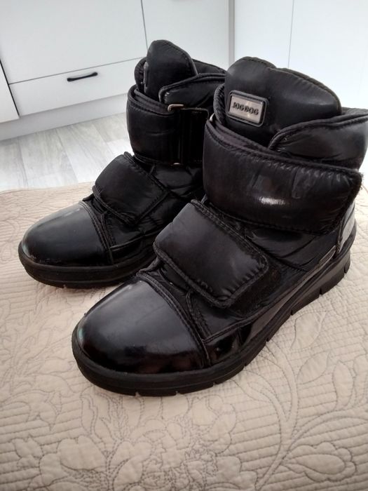 Продам ботинки женские