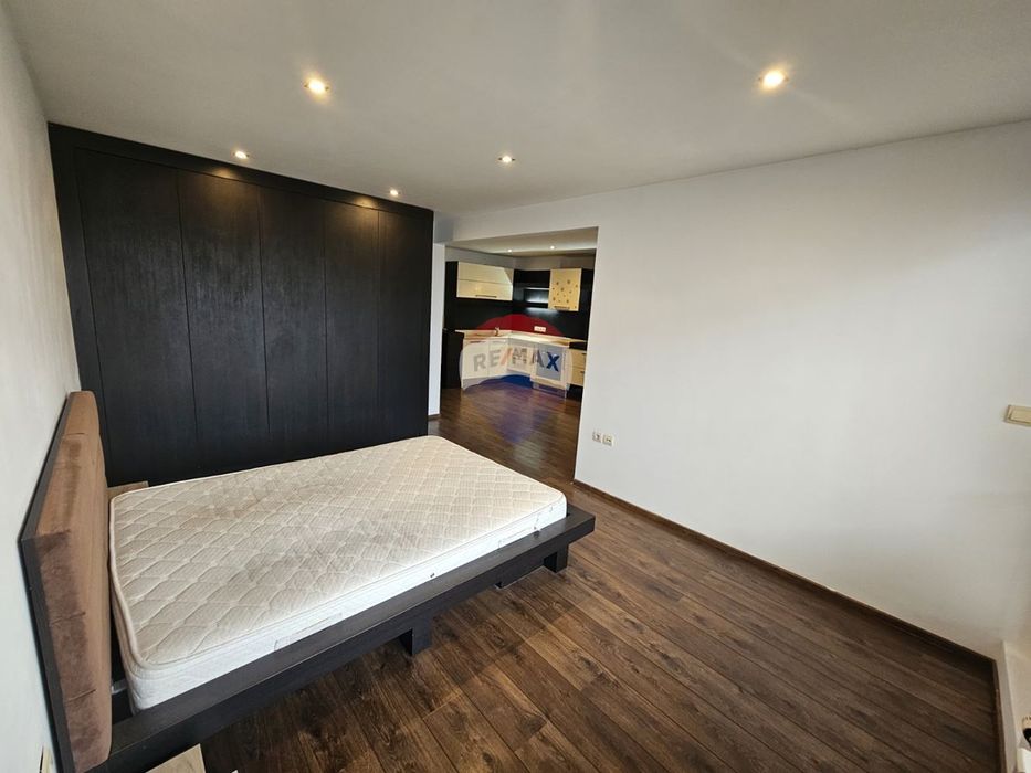 Дава се под наем Двустаен апартамент в Варна, Възраждане 1 - 91 кв.м за 508.47 € - Снимка #11