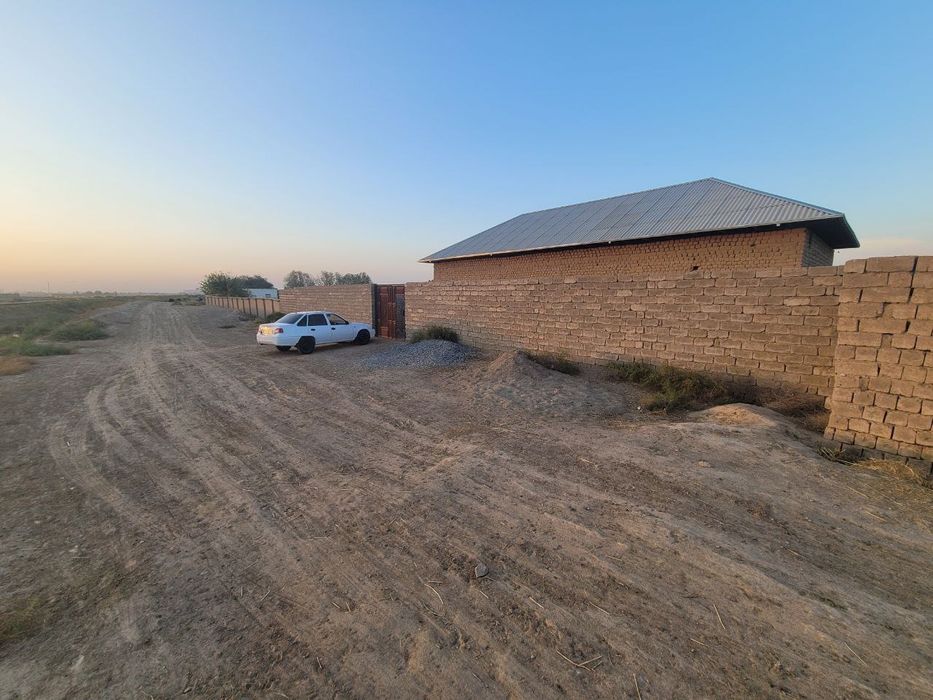 Ховли сотилади гуз,свет,сув бор