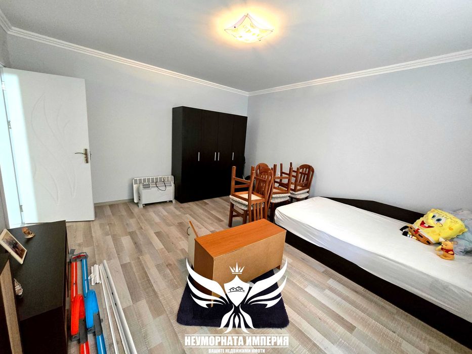 Продавам тристаен апартамент 2ет 120кв в Асеновград, широк център