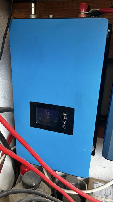 Grid tie invertor cu limitator