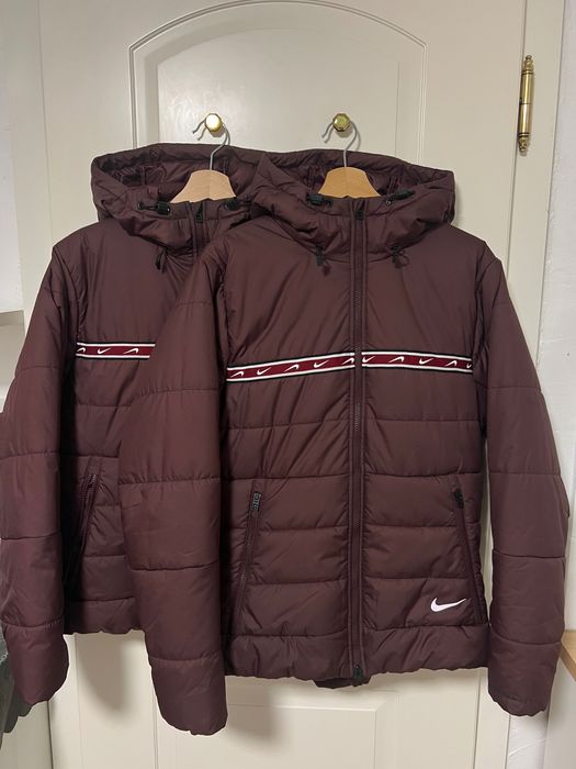 Două geci la fel Nike