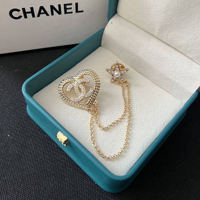 C*H*A*N*E*L брошки