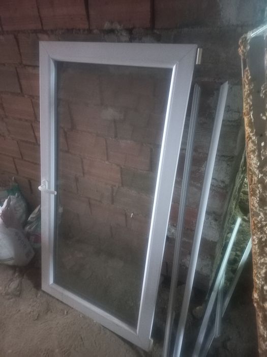 Продавам нова бяла pvc дограма