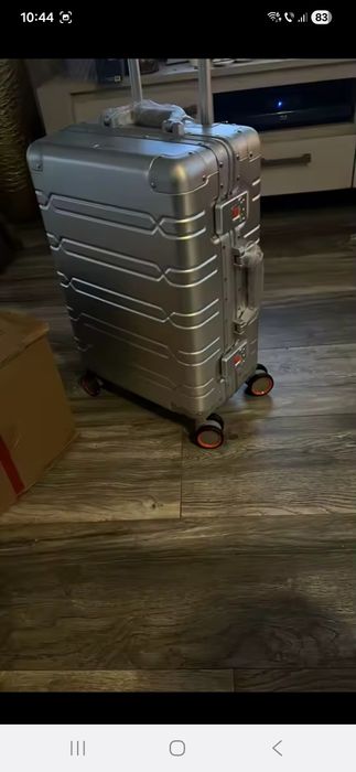 Vând troller cabină nou, gri metalizat,55×35×23