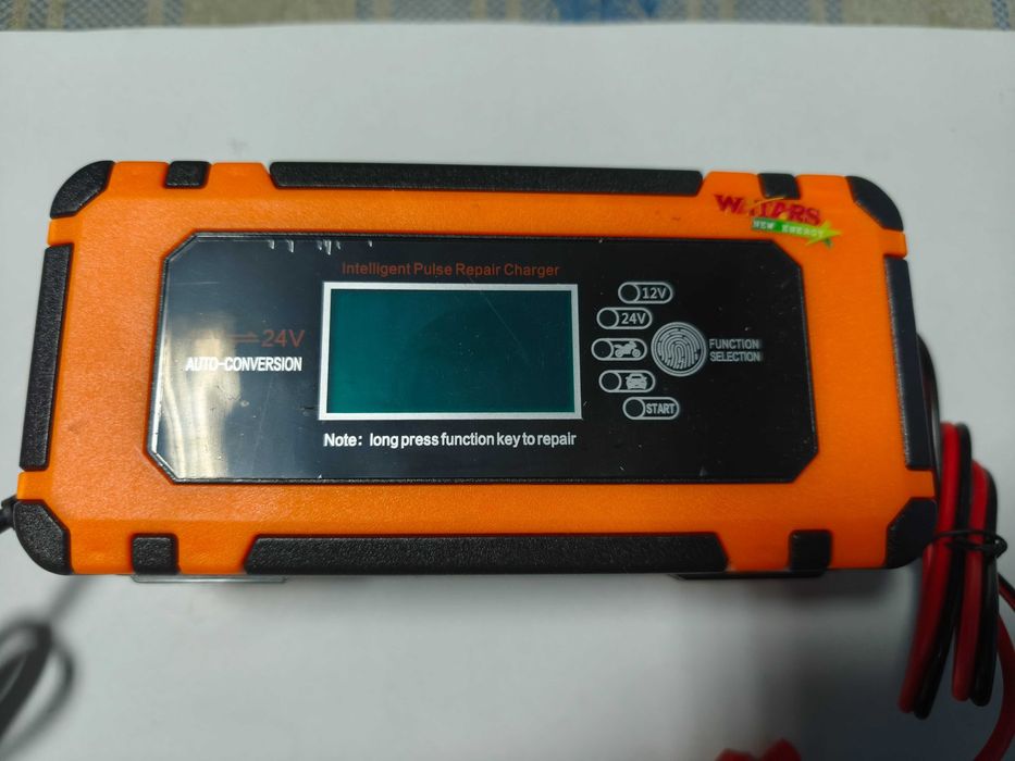 Redresor auto 12/24 V 10 A cu impuls inteligent