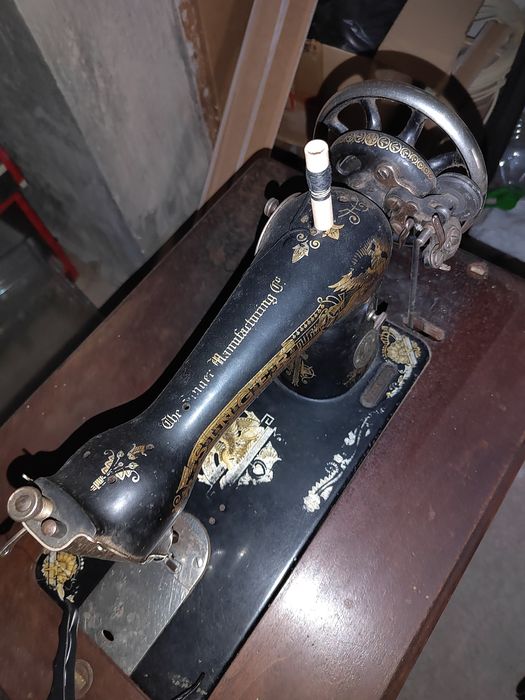 Стара шевна машина Singer