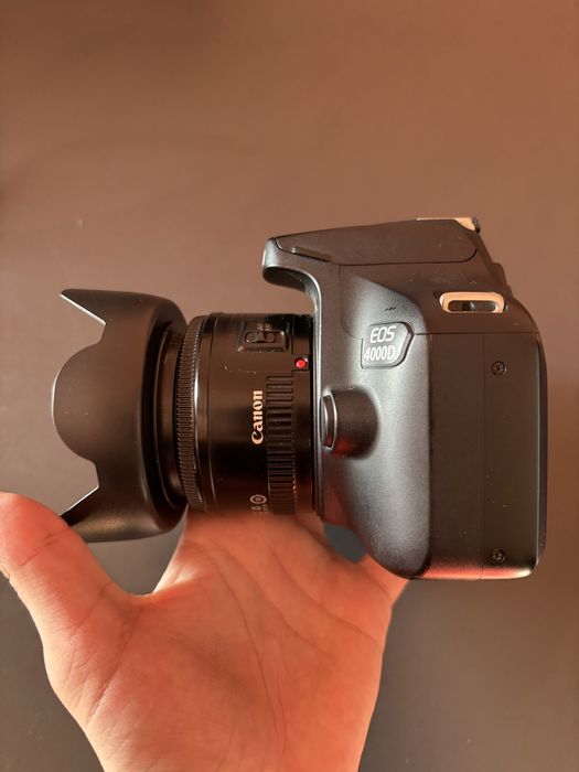 Canon EOS 4000D putin folosit