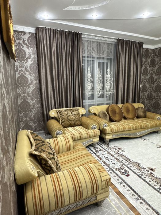 Продам диван два кресла б/у 150000  Алматы