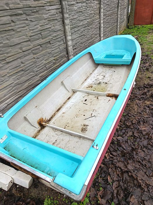 Vând barcă Vega tip trimaran