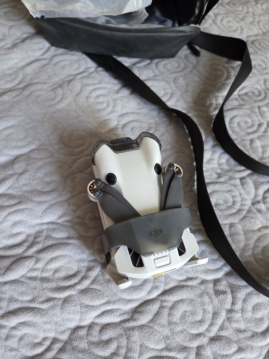 DJI mini 4 Pro fly more combo