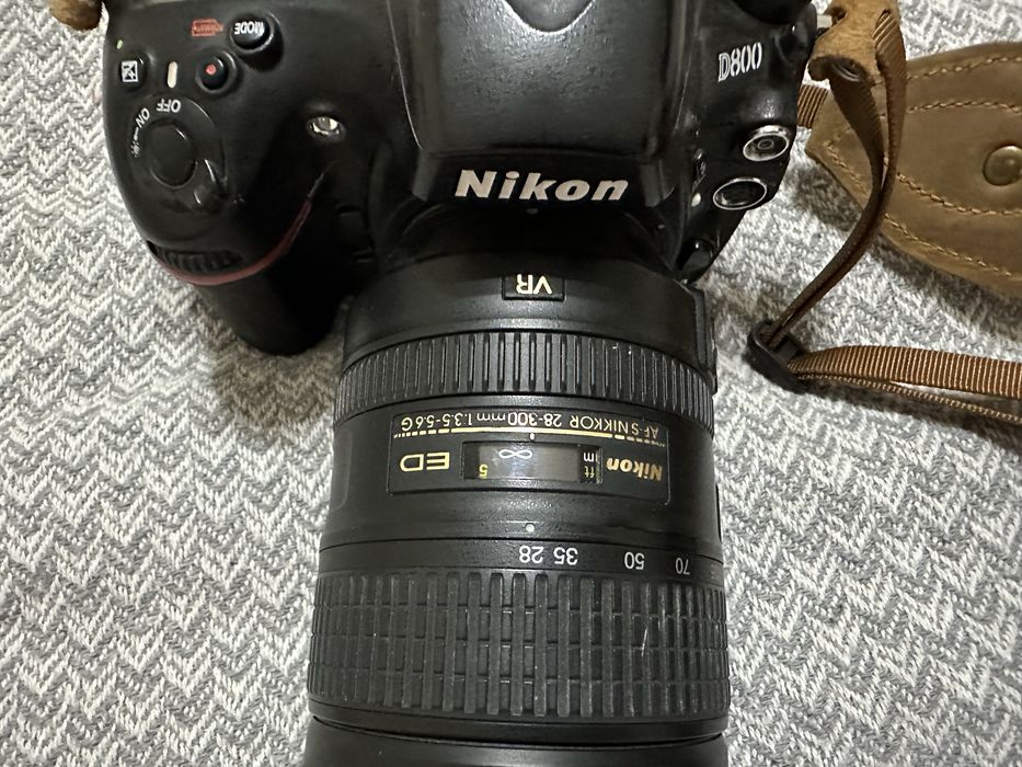 Полнокадровый фотоаппарат Nikon D800