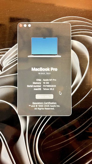 MacBook Pro 16” cu procesor M1 Pro, varianta 16GB RAM / 512GB SSD