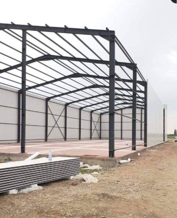 Vand hale metalice avem pe stoc asiguram transport si montaj rog serio