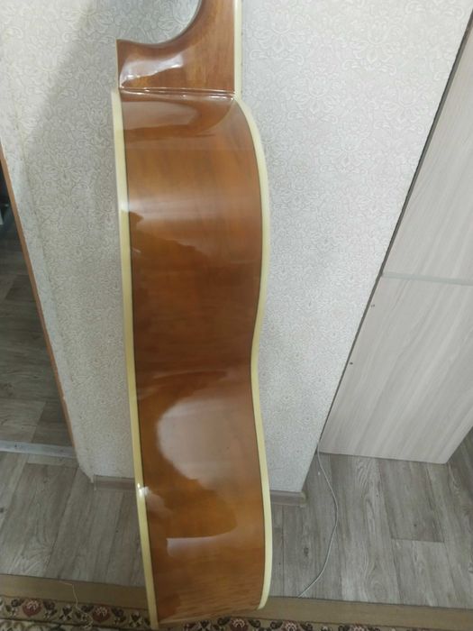 Гитара (для левши)
