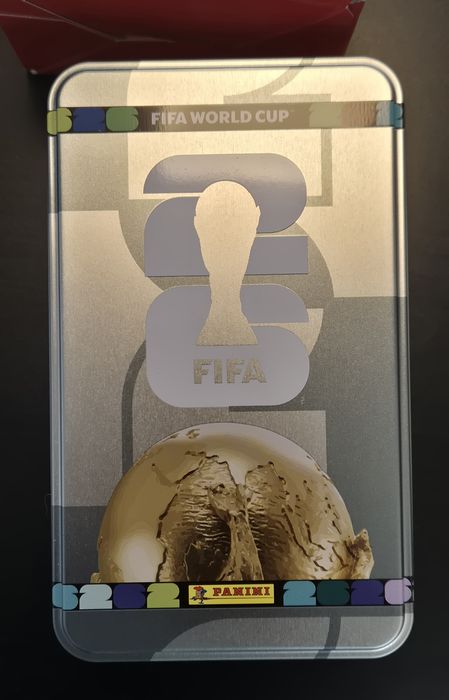 НАМАЛЕНИЕ! Голяма колекционерска кутия Panini / Панини World Cup 2026 + 15 емблеми, FWC + 45 обикновени стикери