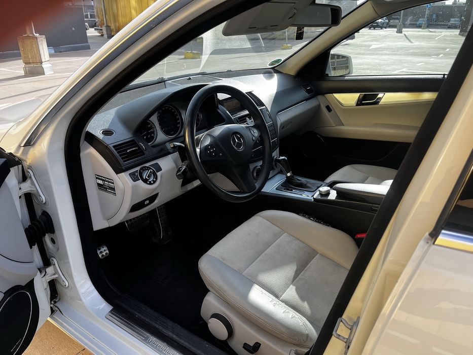 Mercedes Benz C230
