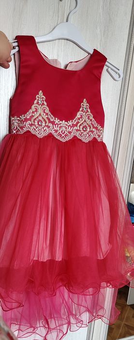 Платье праздничное