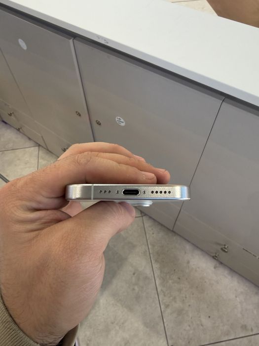 APPLE iPhone 15 Pro White 128GB 86% Baterie impecabil !