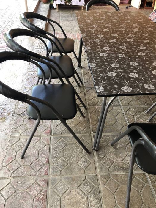 СРОЧНО !!! Продаётся новый комплект стол и 8 стульев