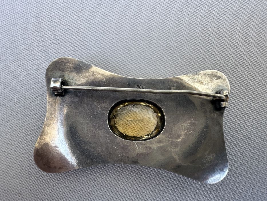 Brosa din argint si citrin