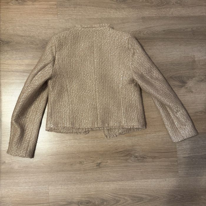 Дамско сако в бежово