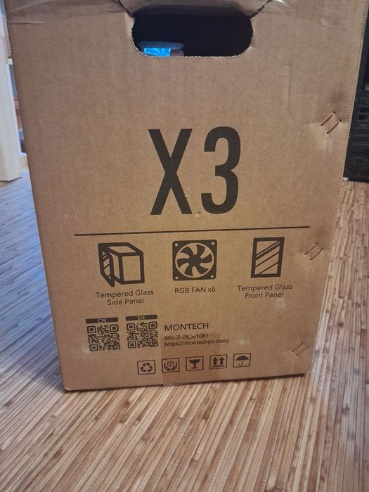 Корпус для ПК с вентиляторами и БП.