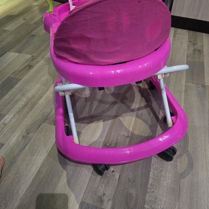 Чисто нова кръгла проходилка