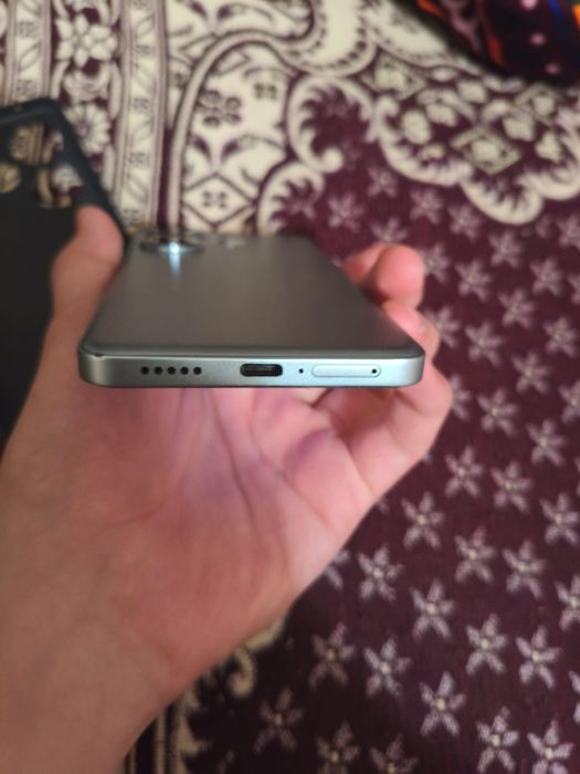 Обменяю телефон poco f6