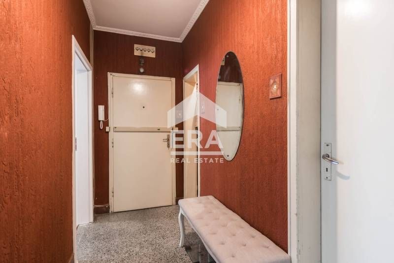 Продава се Тристаен апартамент в Варна, Център - 83 кв.м за 1655 €/кв.м - Снимка #9