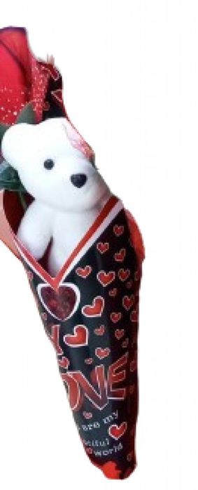 Романтичен букет с плюшено мече