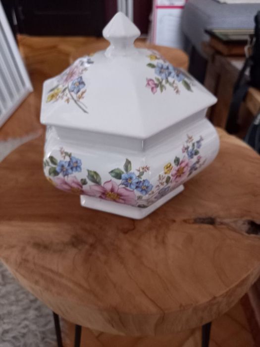 Vând bomboniera ceramica