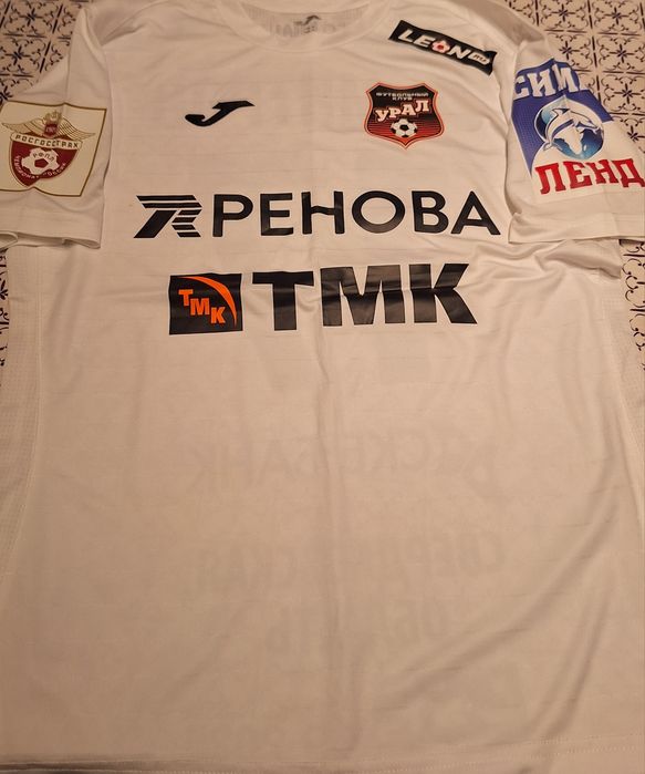 Футболни тениски от играчи