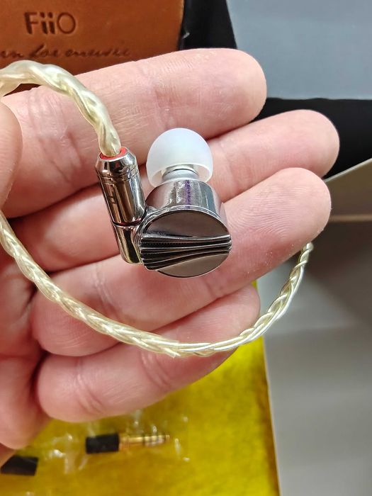 FiiO FD5 Flagship Dynamic Driver IEM | Отлично състояние | Почти пълен комплект | Hi-Fi клас