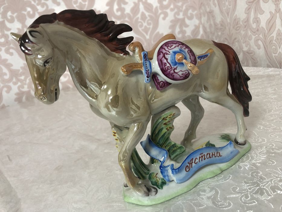 Сувенир лошадь статуэтка