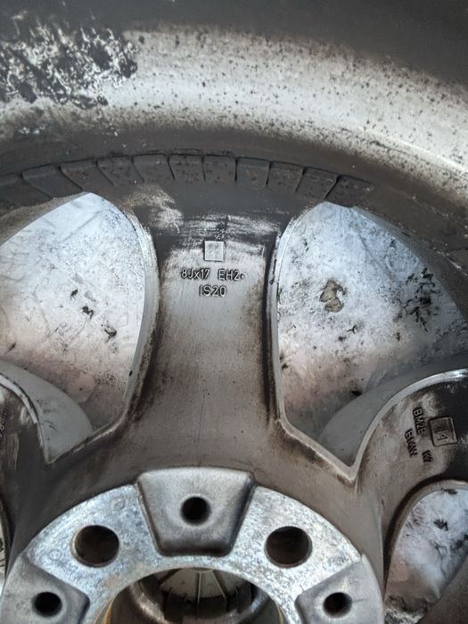 Jante pe 17 cu cauciucuri de.iarna 225/50/r17