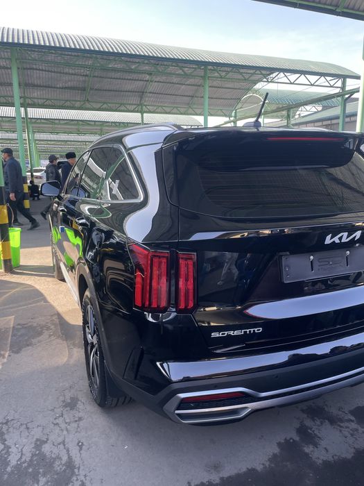 Sorento 2023 sarento qora ideal